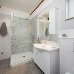 Сasa de vacaciones Family Friendly House With A Swimming Pool Stupin Celine, - 18194 *