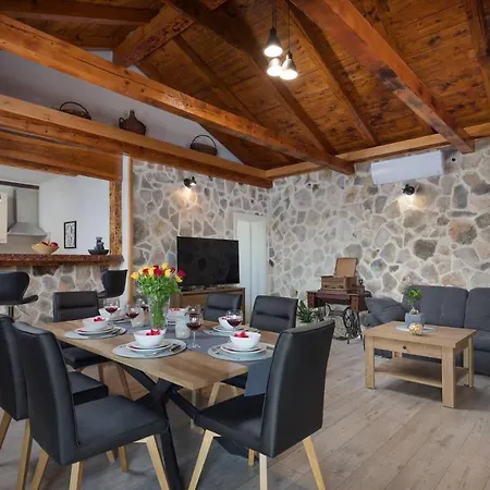 Family Friendly House With A Swimming Pool Stupin Celine, - 18194 Сasa de vacaciones Rogoznica (Sibenik-Knin)