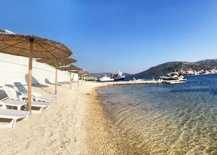 בית נופש Family Friendly House With A Swimming Pool Stupin Celine, - 18194 רוגוזניצה