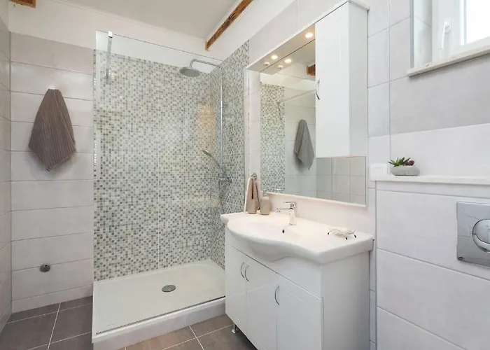 בית נופש Family Friendly House With A Swimming Pool Stupin Celine, - 18194 *